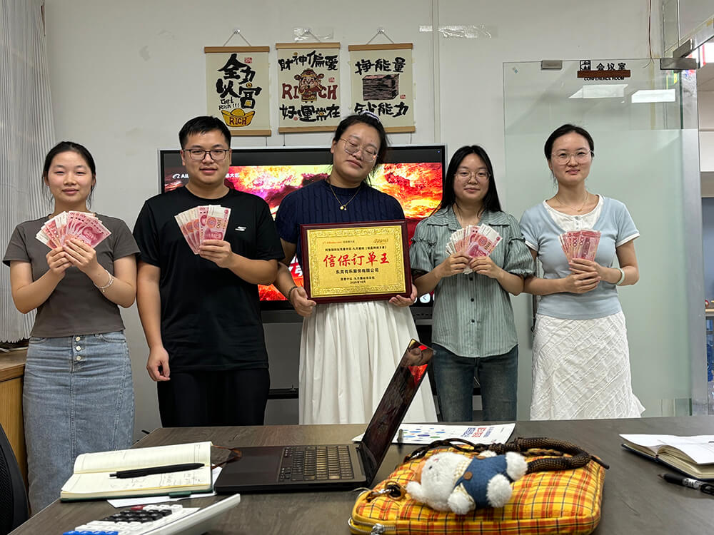 clothing manufacturer team (2)